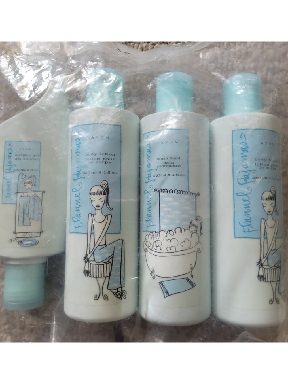 Vintage Avon Flannel Pajamas Gift Set Body Lotion Shower Gel Bubble Bath NOS